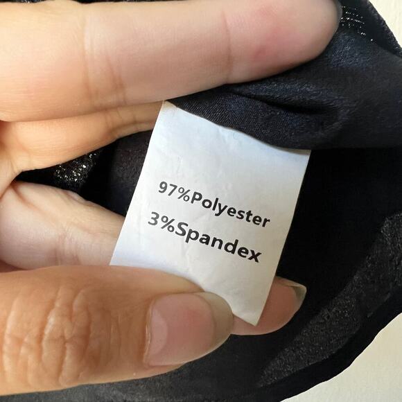 Queen of Sparkles Black Metallic Pleated Sleeve Blouse Size Medium - Picture 5 of 6